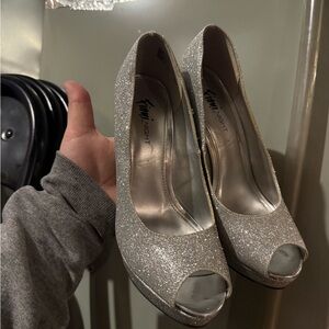 Vince Camuto Silver Glitter Peep Toe Heels